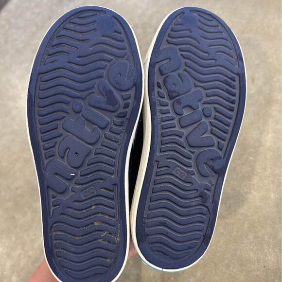 NATIVE shoes. Navy blue, size 12 children’s. Excellent condition. - Picture 7 of 10